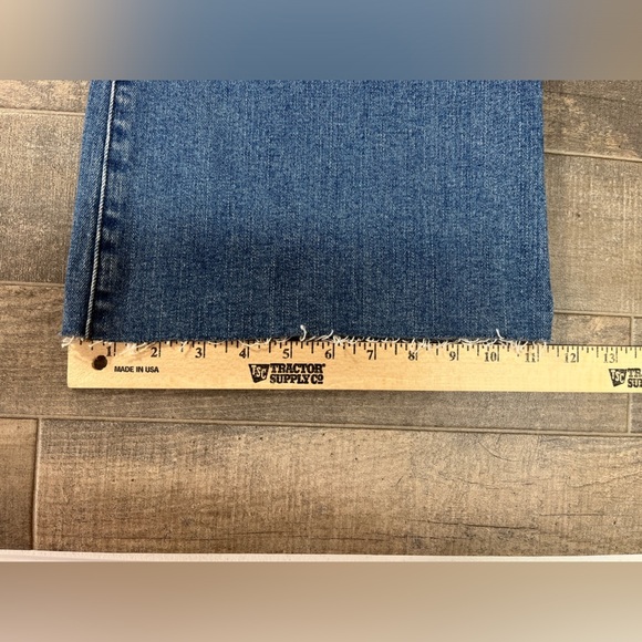 Madewell Mid-Rise Kick Out Jeans - Picture 10 of 10